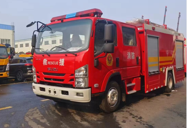 日常發車記錄—3臺五十鈴水罐、2臺豪沃8噸泡沫齊發